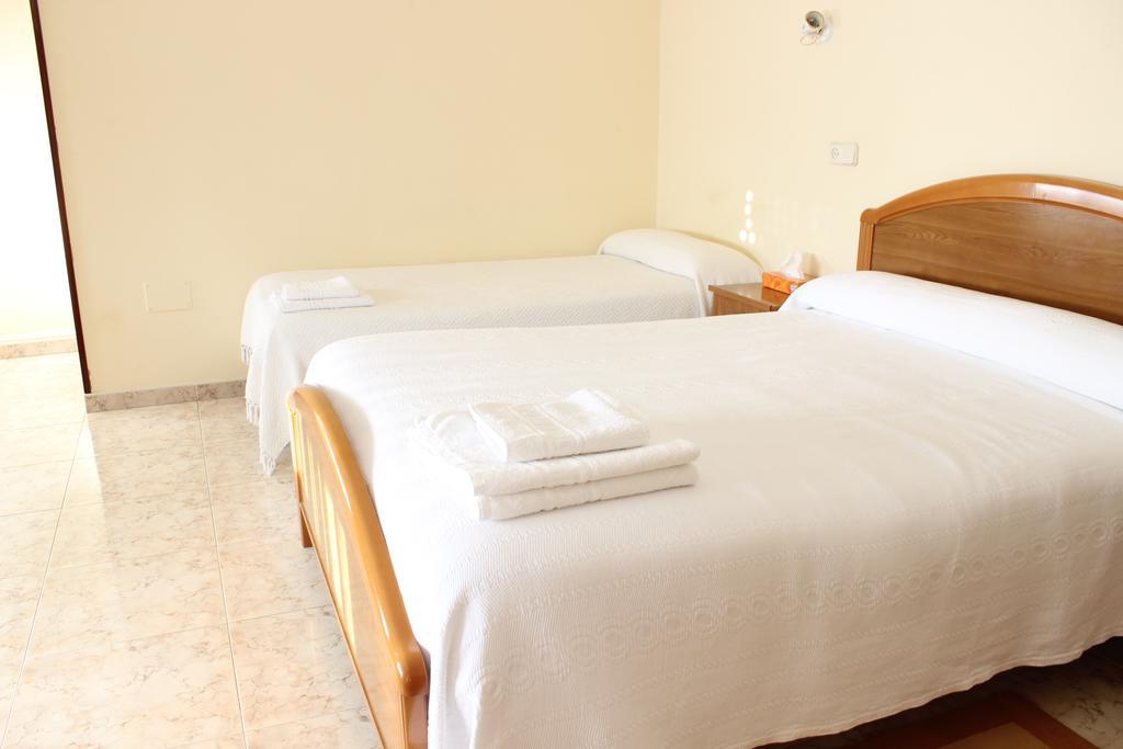 O Cruceiro Otel Puentedeume Oda fotoğraf
